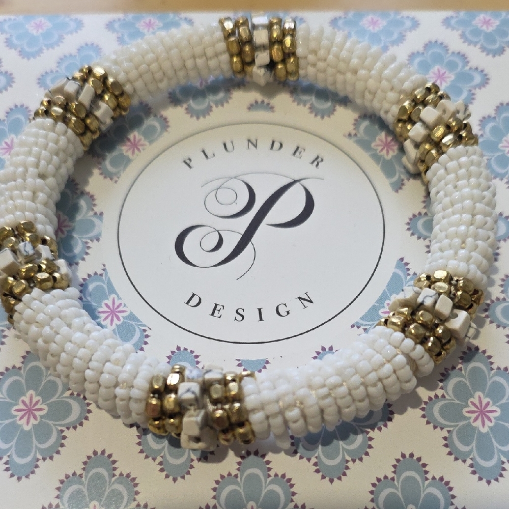 White and Gold Beaded Bracelet